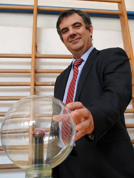 Vázquez en la Muestra de la Ciencia del Instituto Floridablanca.